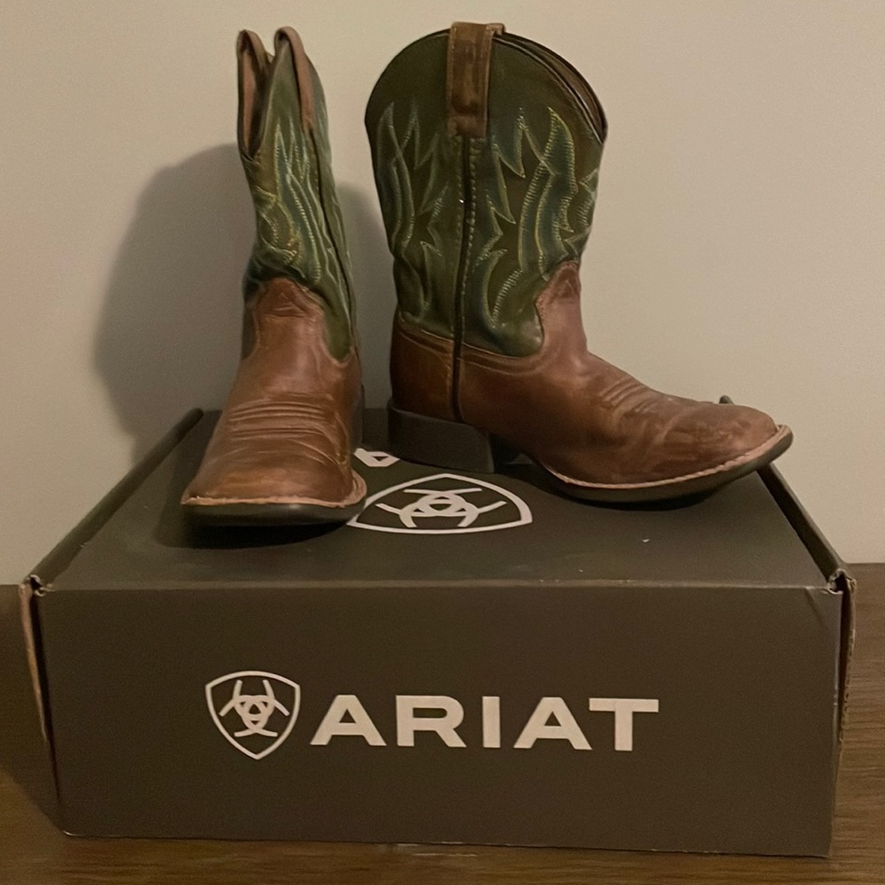 Boys 13 Ariat Leather Weatern Cowboy Boots